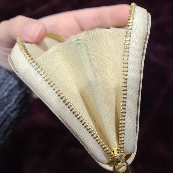 Sold - Picture 5 of 10